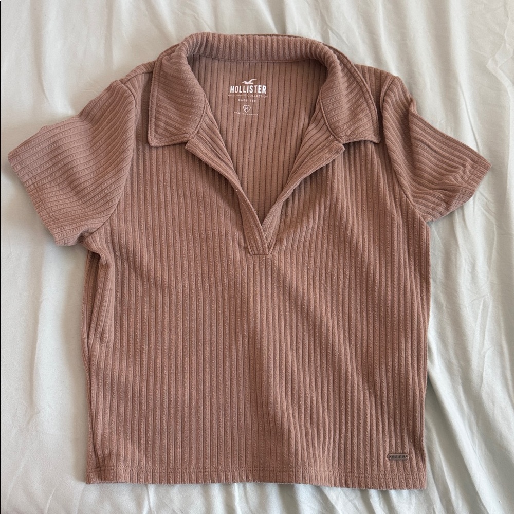 Hollister Light Brown Baby Tee Size Medium